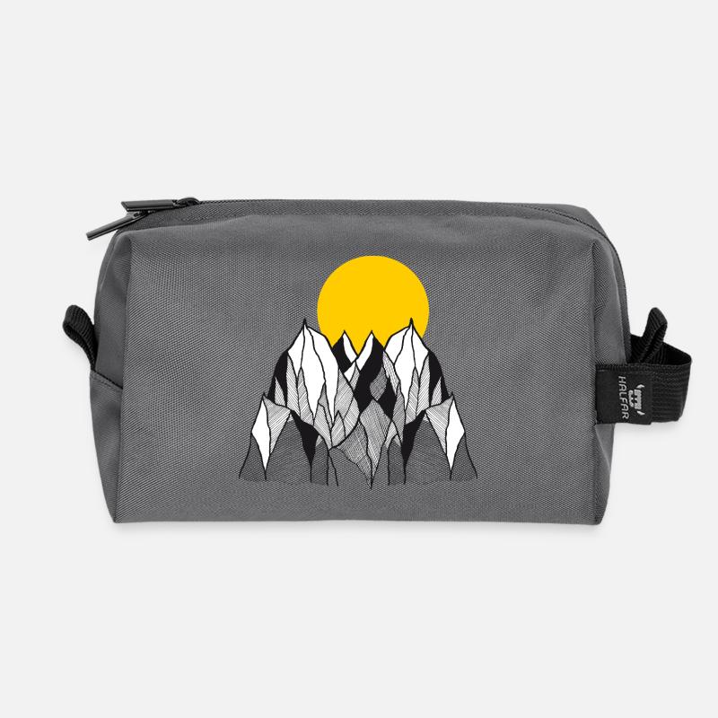 Golden Sun over Mountain Peaks - Recycelte Kulturtasche - Anthrazit
