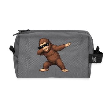 Dabbing Big Foot - Recycelte Kulturtasche - Anthrazit - Vorne