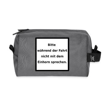 Warnhinweis: Einhorn. (black/white) - Recycelte Kulturtasche - Anthrazit - Vorne