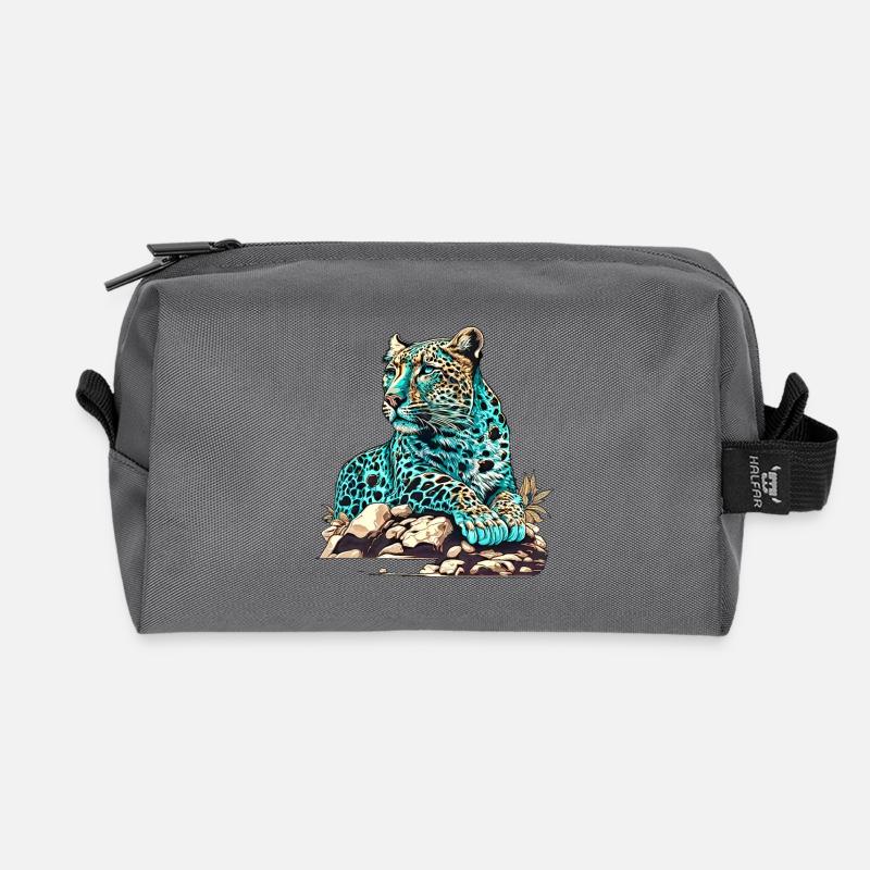 Leopard lying in wait - Recycled Toiletry Zip Bag - anthracite