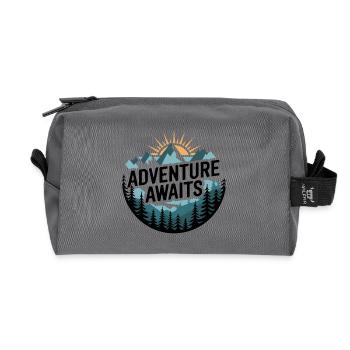 L’aventure vous attend – Panorama de montagne - Trousse de toilette en tissu recyclé - anthracite - Devant