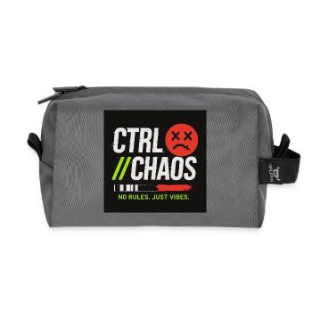 Ctrl Chaos vert et rouge -Design urbain basket  - Trousse de toilette en tissu recyclé - anthracite - Devant