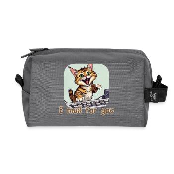Cat composition: Mail kitten on the PC - Recycled Toiletry Zip Bag - anthracite - Front