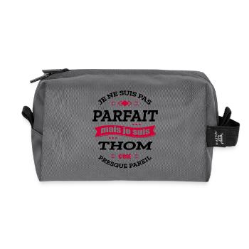 THOM PARFAIT - PRENOM THOM - Trousse de toilette en tissu recyclé - anthracite - Devant