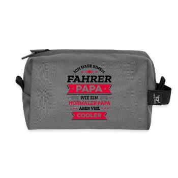 COOLER FAHRER PAPA: NICHT NORMAL, STIL, HELD - Recycelte Kulturtasche - Anthrazit - Vorne