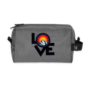 Ich Liebe Berge – I Love Mountains Retro Design - Recycelte Kulturtasche - Anthrazit - Vorne