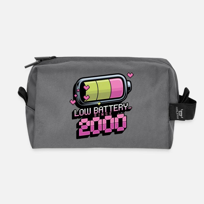 Y2K Retro – Low Battery Since 2000 - Recycelte Kulturtasche - Anthrazit