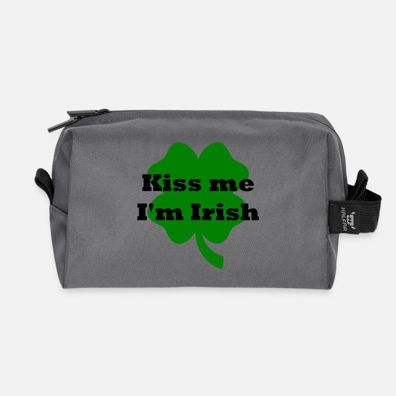 Kiss me I'm Irish - Recycelte Kulturtasche - Anthrazit