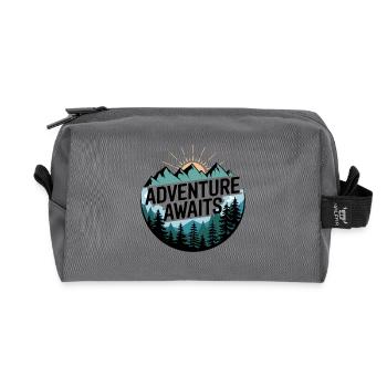 L’aventure vous attend – Panorama de montagne - Trousse de toilette en tissu recyclé - anthracite - Devant