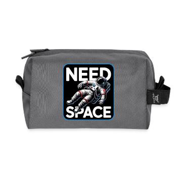 Need Space Astronaut - Recycelte Kulturtasche - Anthrazit - Vorne
