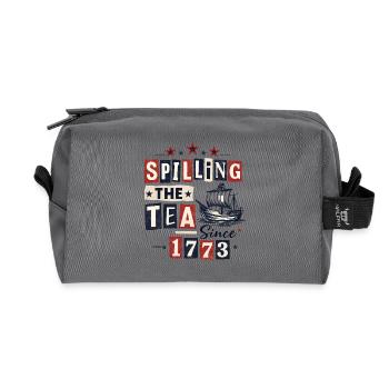 Spilling the Tea Since 1773 Independence Day - Recycled Toiletry Zip Bag - anthracite - Front