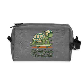 Schildkröte Skateboard Nachhaltig Spruch Design - Recycelte Kulturtasche - Anthrazit - Vorne
