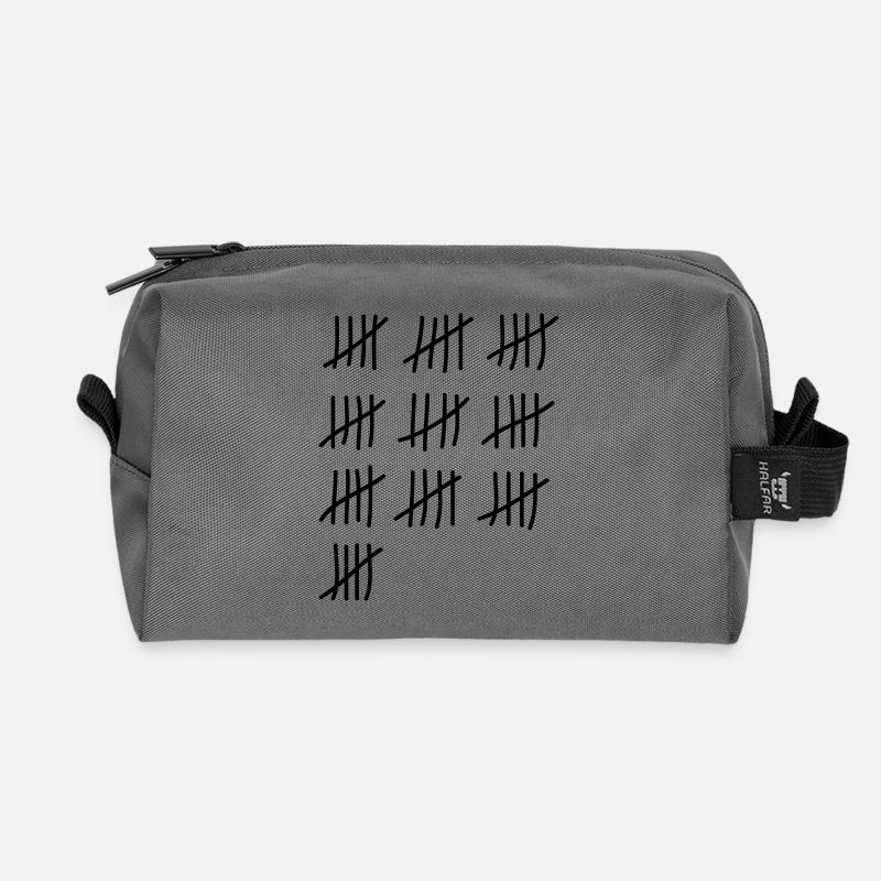 tage_zaehlen_50 - Recycelte Kulturtasche - Anthrazit