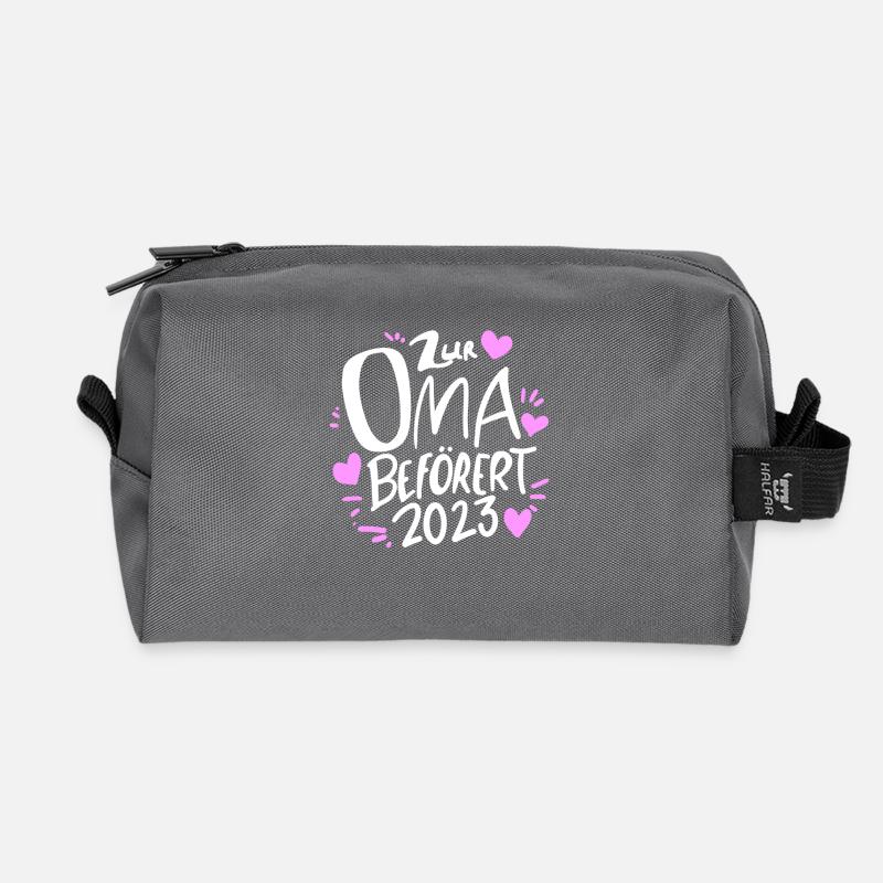 Oma 2023 - Werdende Oma - Recycelte Kulturtasche - Anthrazit