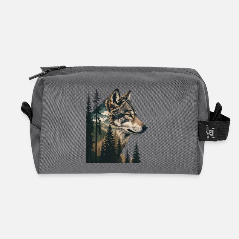 Waldwolf Portrait mit Bergen - Recycelte Kulturtasche - Anthrazit