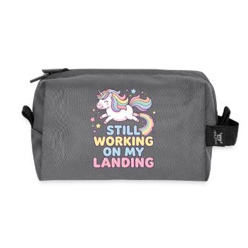 Still Working On My Landing Einhorn - Recycelte Kulturtasche - Anthrazit - Vorne