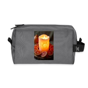 Bougie allumée à l’orange sanguine sur bois rustique - Trousse de toilette en tissu recyclé - anthracite - Devant