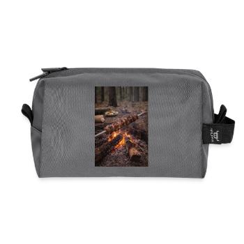 Lagerfeuer Spieß im Wald - Recycelte Kulturtasche - Anthrazit - Vorne
