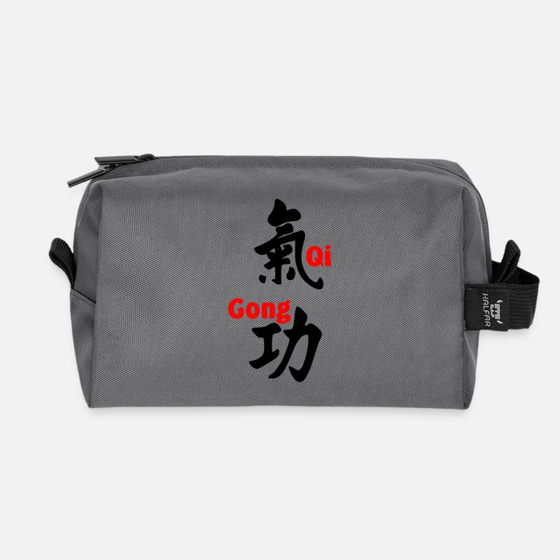 QI gong script avec texte en rouge vertical - Trousse de toilette en tissu recyclé - anthracite