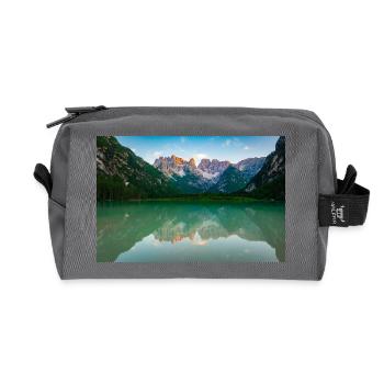 Alpensee Spiegelbild - Recycelte Kulturtasche - Anthrazit - Vorne