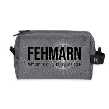 Koordinaten Fehmarn - Recycelte Kulturtasche - Anthrazit - Vorne