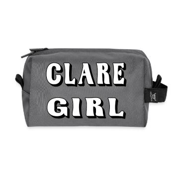 Clare Girl – County Clare Design - Recycelte Kulturtasche - Anthrazit - Vorne
