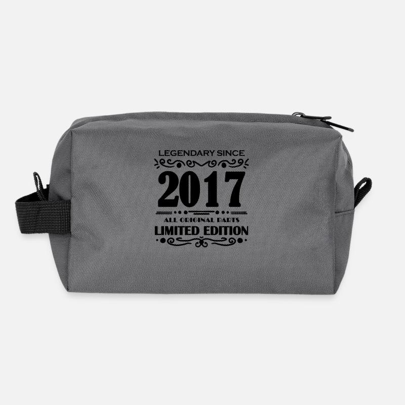 2017 - Année de construction 2017 - Millésime 2017 Trousse de toilette en tissu recyclé