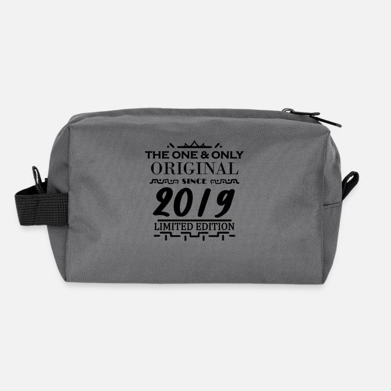 2019 - Année de construction 2019 - Millésime 2019 Trousse de toilette en tissu recyclé