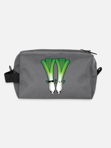 Kawaii Lauchstange, Süßes Gemüse Design - Recycelte Kulturtasche - Anthrazit - Hinten