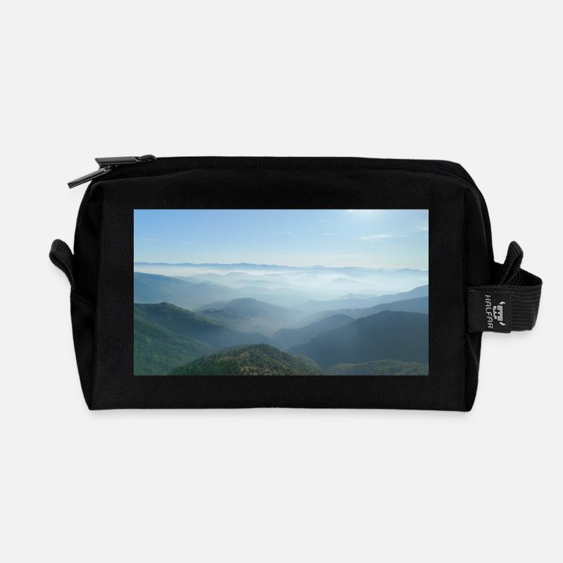 Nebelige Bergketten Morgendunst - Recycelte Kulturtasche - Schwarz