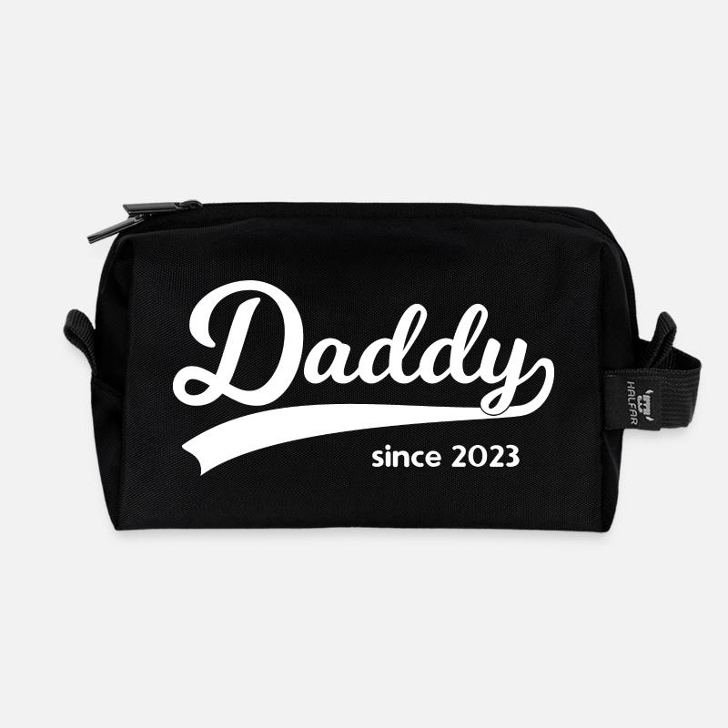 Daddy since 2023 - Recycelte Kulturtasche - Schwarz