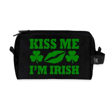 kiss me im irish - Recycled Toiletry Zip Bag - black - Front