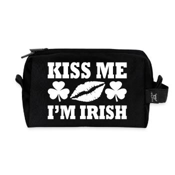 kiss me im irish - Recycled Toiletry Zip Bag - black - Front