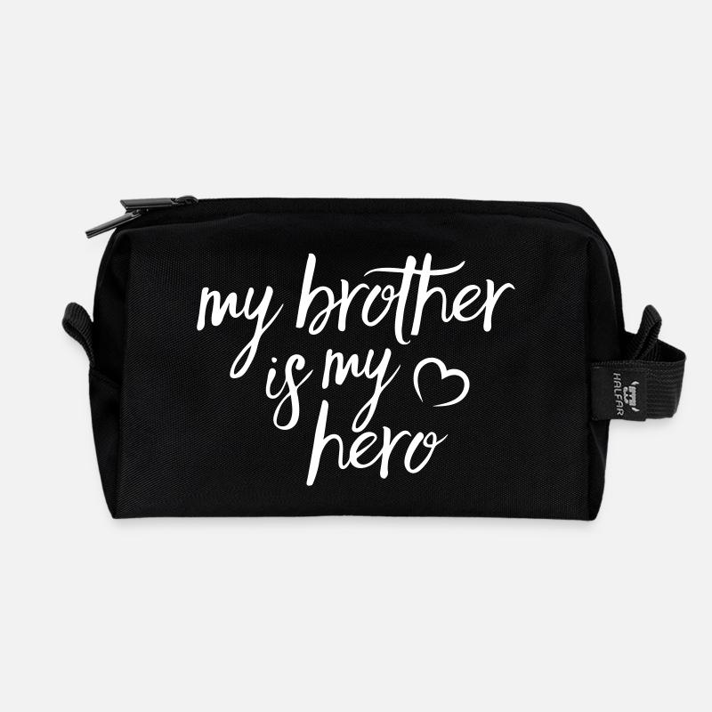 My Brother is my Hero - Recycelte Kulturtasche - Schwarz