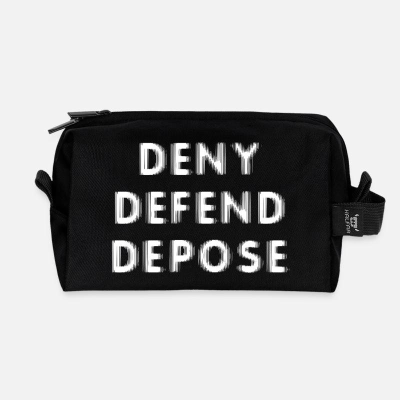 Deny Defend Depose - Recycelte Kulturtasche - Schwarz