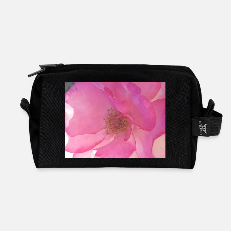 Sanfte Rosenblüte in Pink - Recycelte Kulturtasche - Schwarz