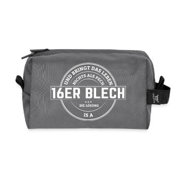16er Blech – Die Lösung für jedes Pech im Leben - Recycelte Kulturtasche - Anthrazit - Vorne
