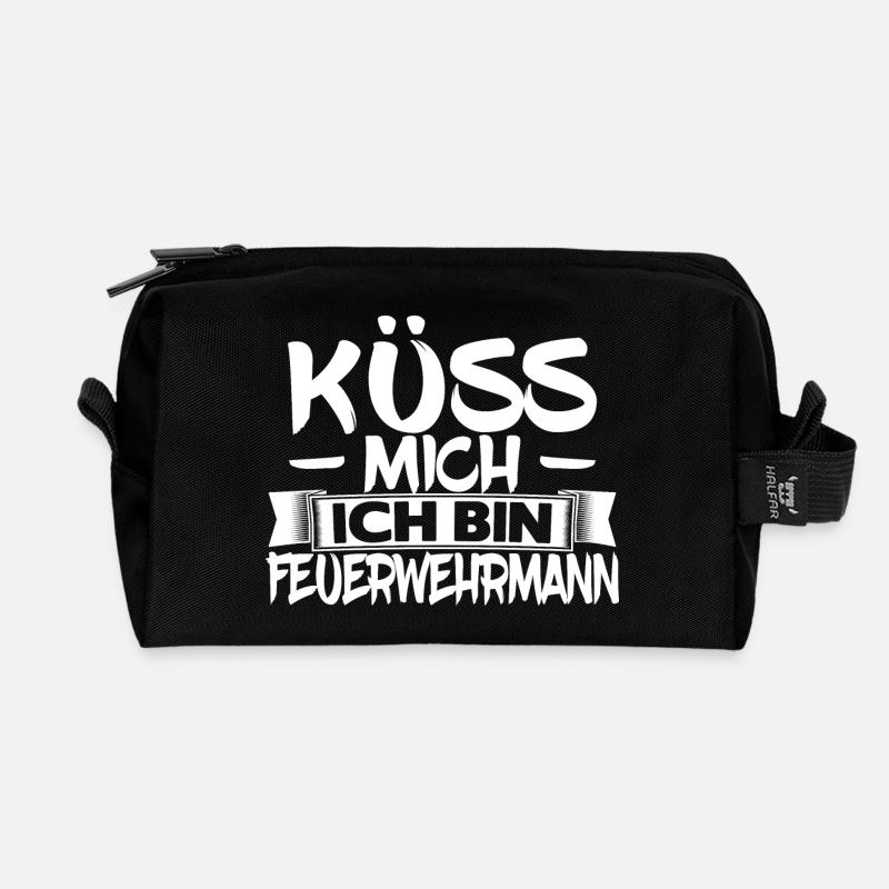 Küss mich ich bin Feuerwehrmann - Recycelte Kulturtasche - Schwarz