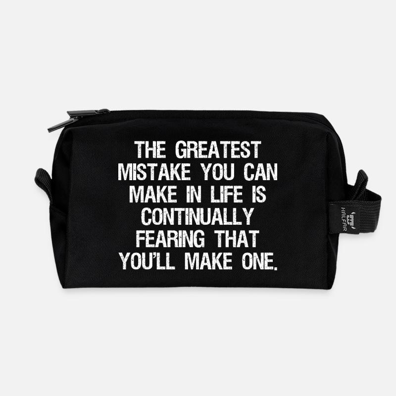 the greatest mistake you can make in life is - Recycelte Kulturtasche - Schwarz