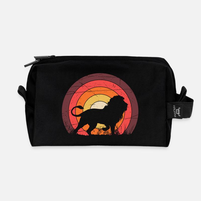 Ein Löwe - Recycelte Kulturtasche - Schwarz