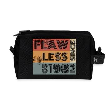 44. Geburtstag Flawless since 05/1982 - Recycelte Kulturtasche - Schwarz - Vorne