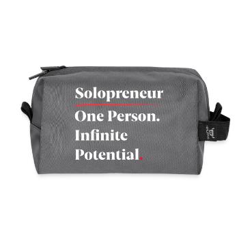 Solopreneur: Eine Person. Unendliches Potenzial. [W] - Recycelte Kulturtasche - Anthrazit - Vorne