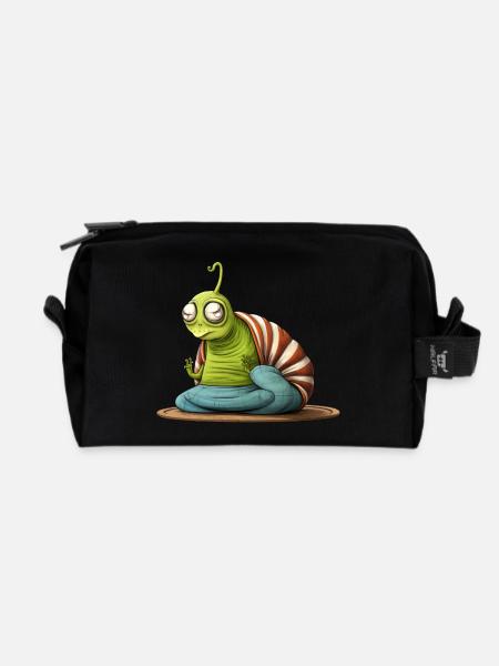 Schnecken Yoga / Yogi Schnecke - Recycelte Kulturtasche - Schwarz