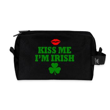 Kiss me im irish - Recycled Toiletry Zip Bag - black - Front