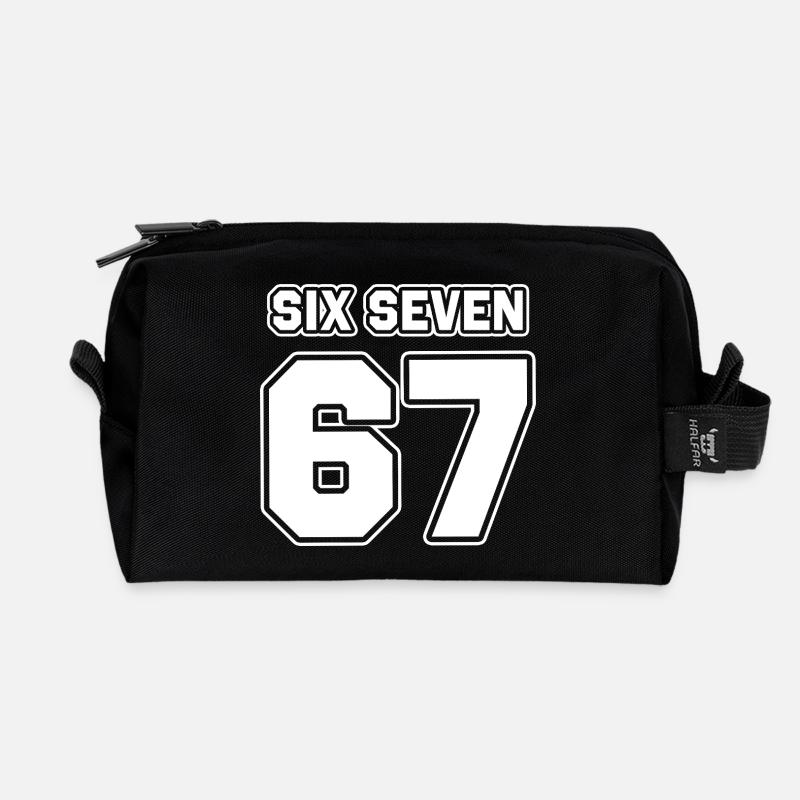 67 - Six seven - Recycelte Kulturtasche - Schwarz