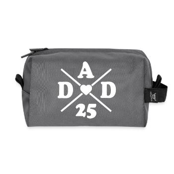Dad 2025 - Recycelte Kulturtasche - Anthrazit - Vorne