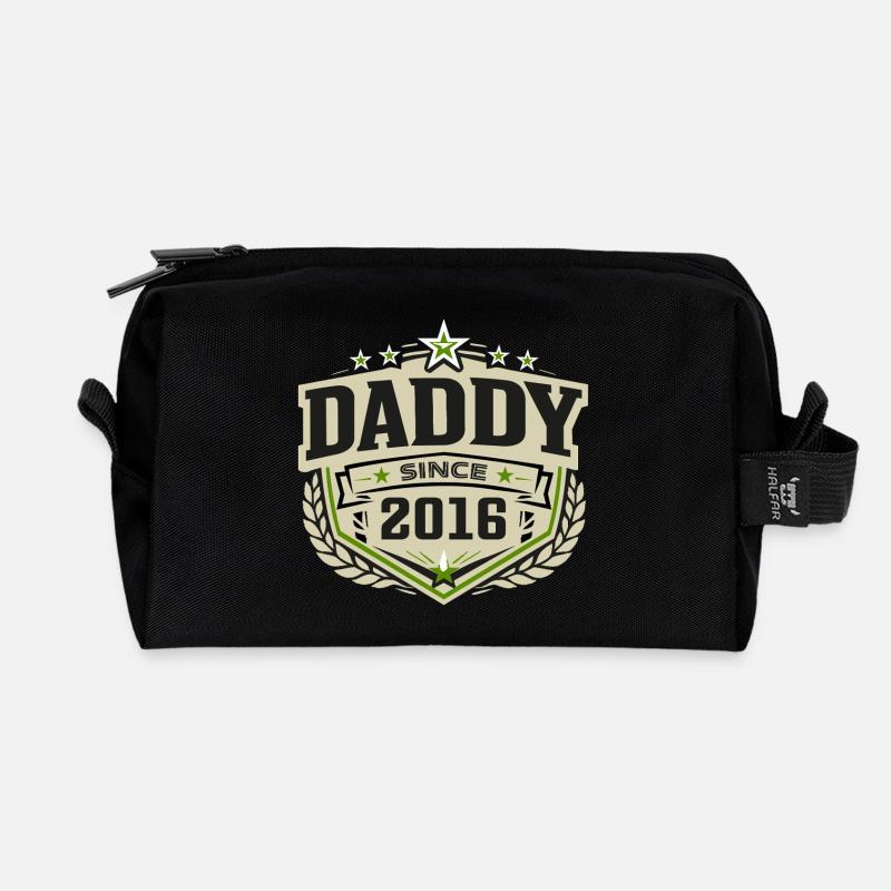 Daddy Since 2016 – Proud Dad Design - Recycled Toiletry Zip Bag - black