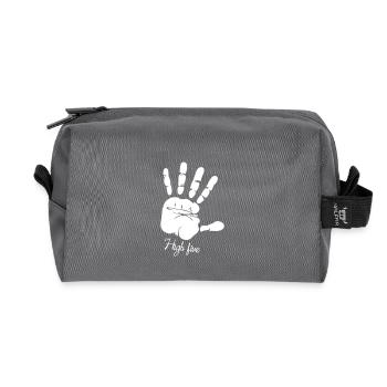 high five - Recycelte Kulturtasche - Anthrazit - Vorne