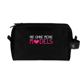 Nie ohne meine Mädels - Recycelte Kulturtasche - Schwarz - Vorne