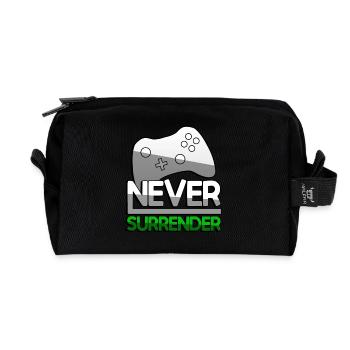 NEVER SURRENDER (Grün) + Controller - Gaming - Recycelte Kulturtasche - Schwarz - Vorne